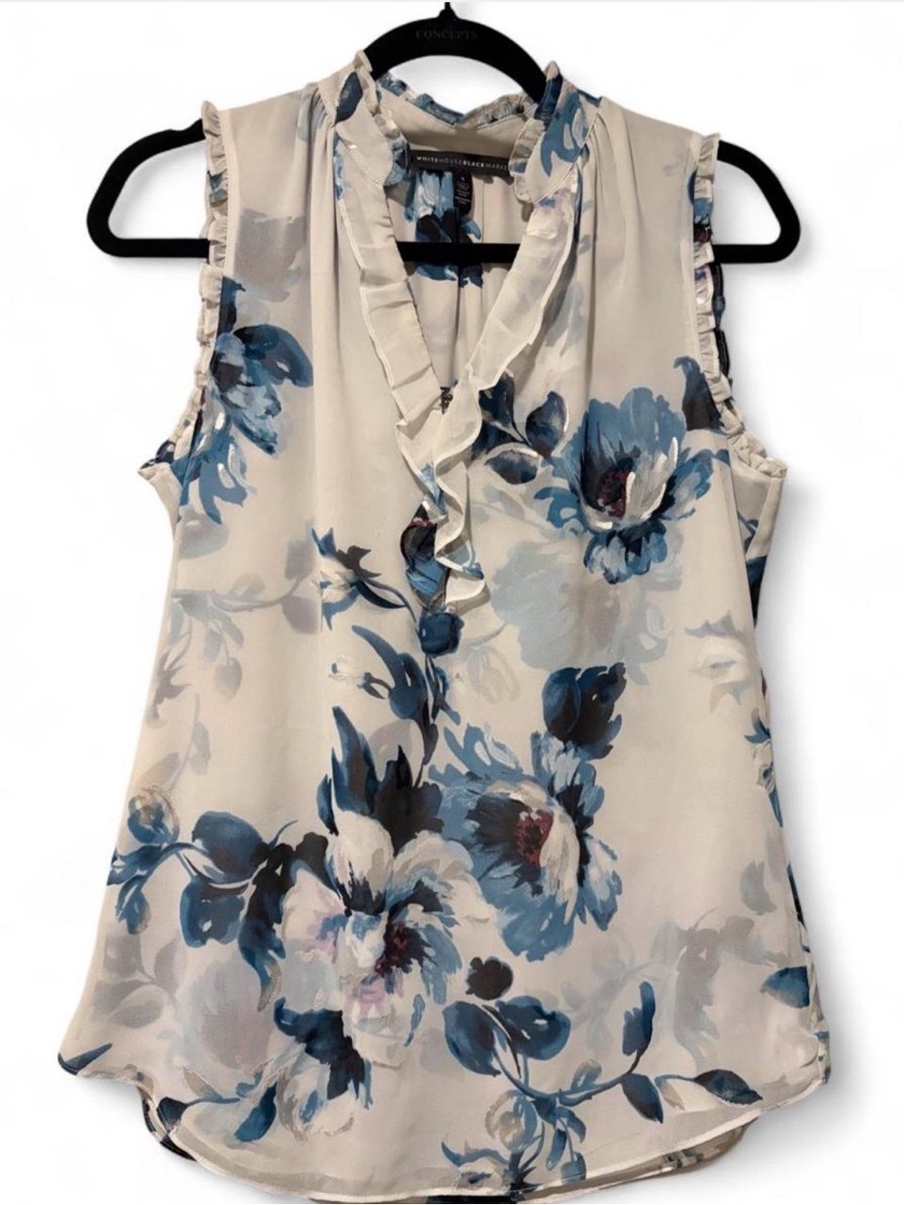 White House/Black Market Floral Blouse - Women Size 4